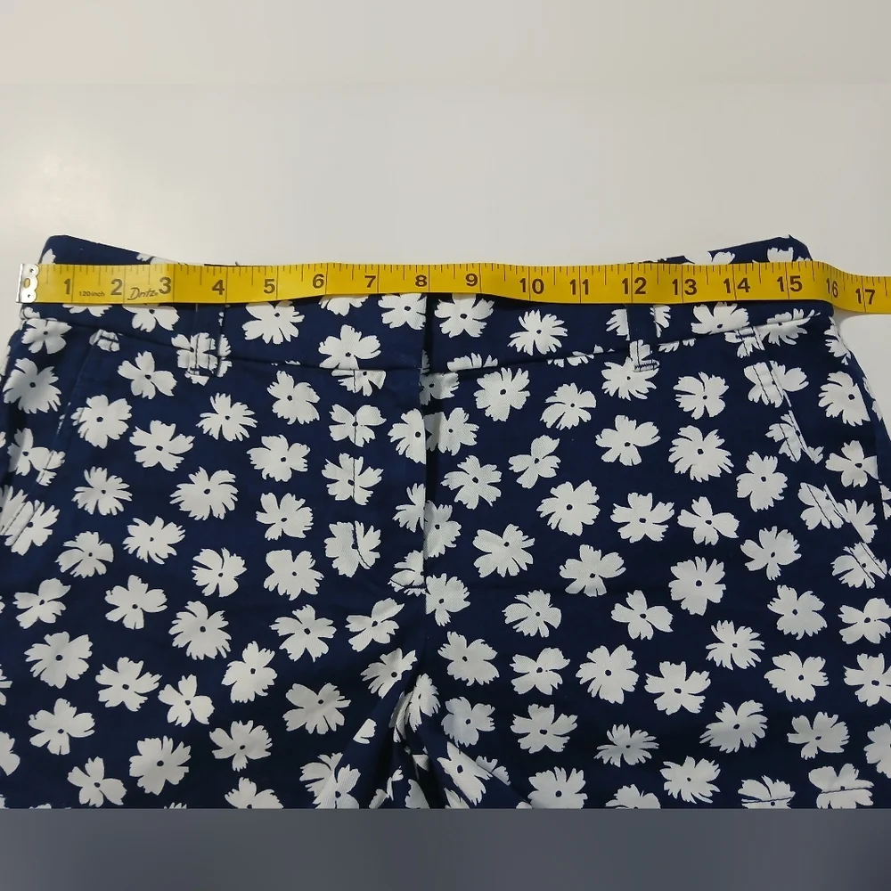 J CREW Floral Navy and White Women's Shorts‎